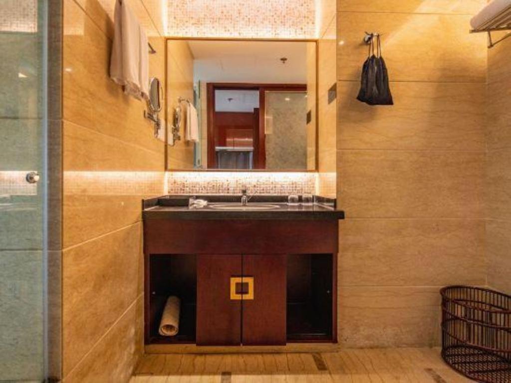 Howard Johnson By Wyndham Sunshine Plaza Ningbo Dış mekan fotoğraf
