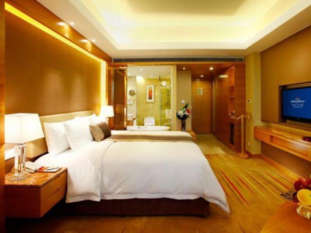 Howard Johnson By Wyndham Sunshine Plaza Ningbo Dış mekan fotoğraf