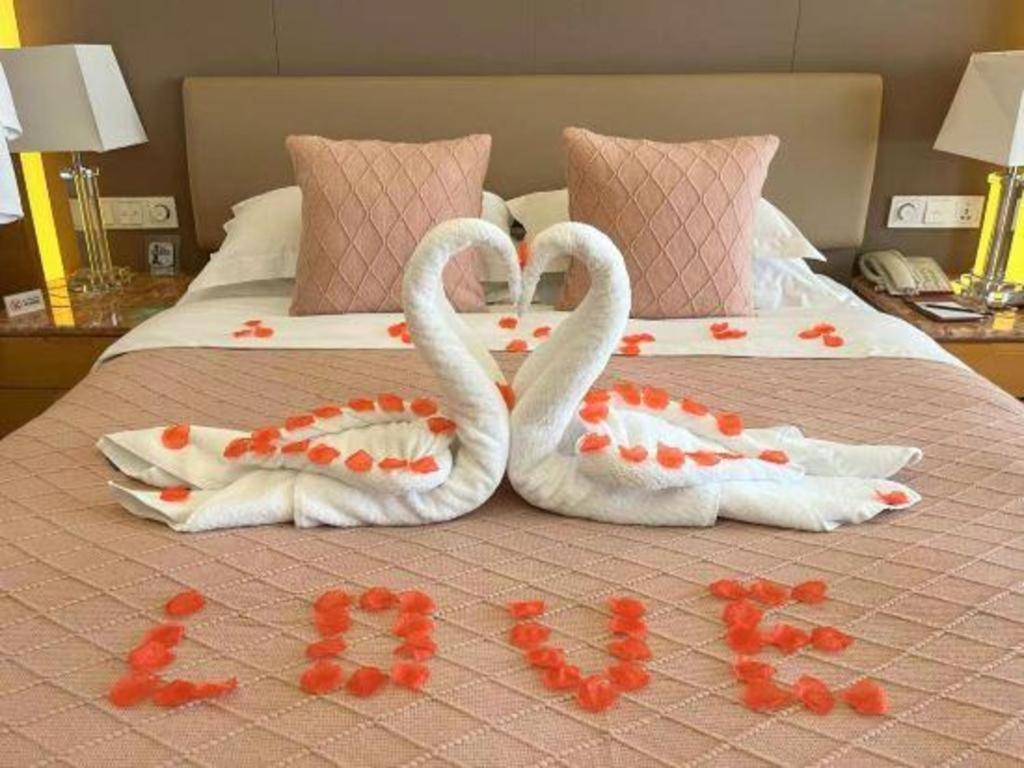 Howard Johnson By Wyndham Sunshine Plaza Ningbo Dış mekan fotoğraf