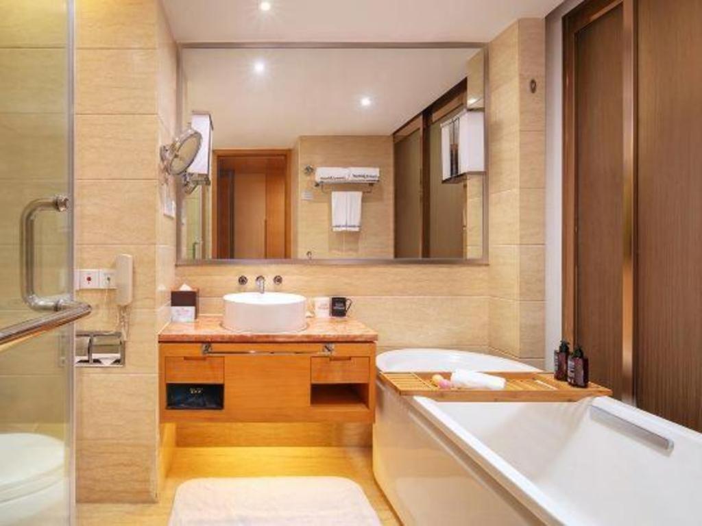 Howard Johnson By Wyndham Sunshine Plaza Ningbo Dış mekan fotoğraf