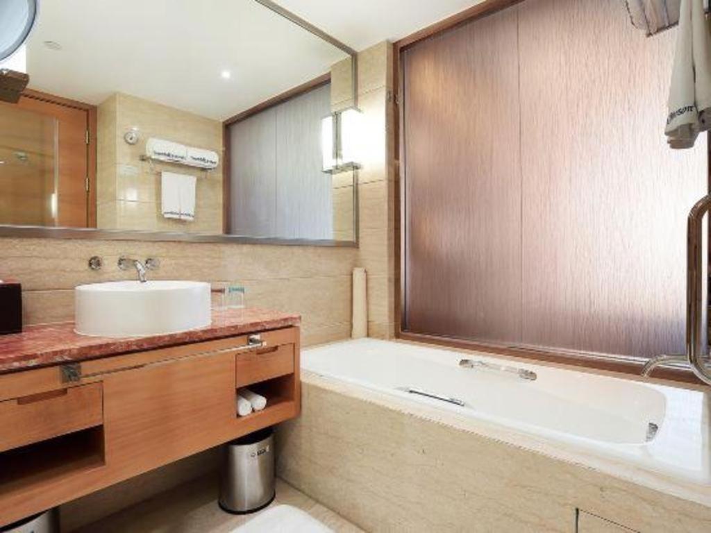 Howard Johnson By Wyndham Sunshine Plaza Ningbo Dış mekan fotoğraf