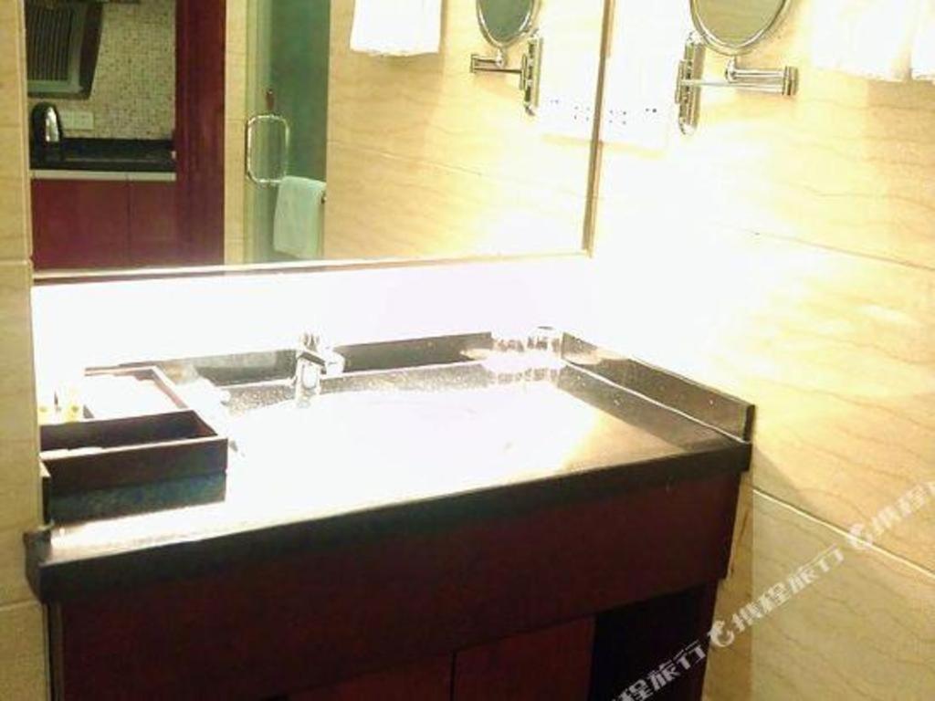 Howard Johnson By Wyndham Sunshine Plaza Ningbo Dış mekan fotoğraf